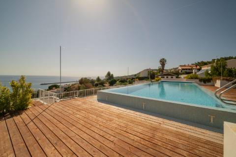 Apartamento com Jardim Privado de 38 m² e Acesso Direto, em Condomínio Exclusivo em Sesimbra