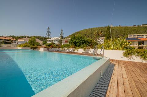 Apartamento com Jardim Privado de 38 m² e Acesso Direto, em Condomínio Exclusivo em Sesimbra