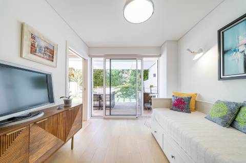Apartamento com Jardim Privado de 38 m² e Acesso Direto, em Condomínio Exclusivo em Sesimbra