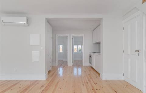 Duplex T4 Luminoso com Vista de rio na Graça, Lisboa