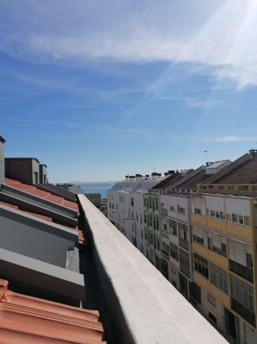 Duplex T4 Luminoso com Vista de rio na Graça, Lisboa