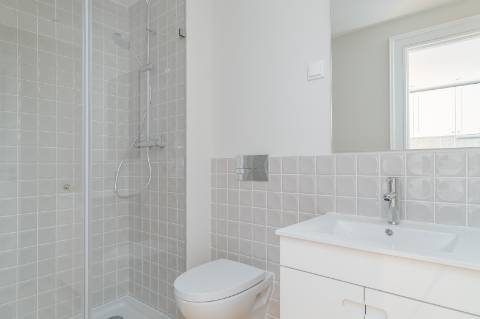Duplex T4 Luminoso com Vista de rio na Graça, Lisboa