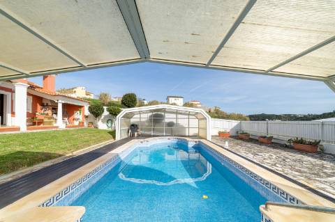 Moradia T3 com Jardim e Piscina entre Mafra e Ericeira