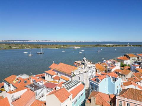 Prédio - Oportunidade de Reabilitação no Centro Histórico do Seixal- Vista Rio