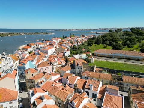 Prédio - Oportunidade de Reabilitação no Centro Histórico do Seixal- Vista Rio