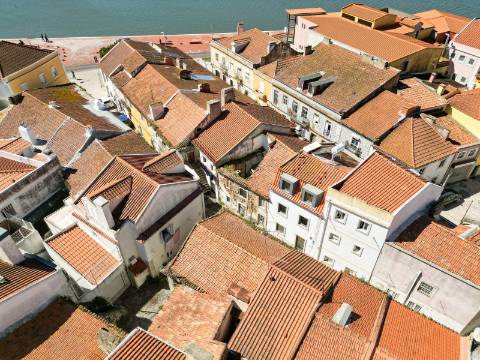 Prédio - Oportunidade de Reabilitação no Centro Histórico do Seixal- Vista Rio