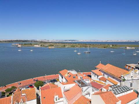 Prédio - Oportunidade de Reabilitação no Centro Histórico do Seixal- Vista Rio