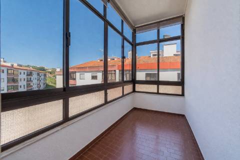 Apartamento T3 com 144m2 na Amoreira, Alcabideche