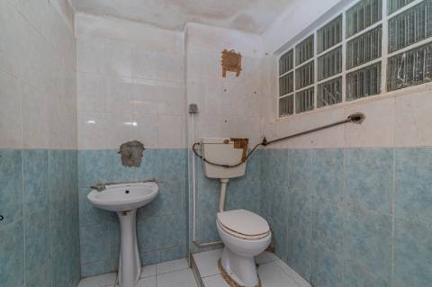 Oportunidade de Investimento a 5 minutos de Lisboa | Loja com 80m²