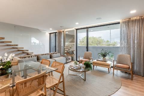 T4Duplex com varandas e terraço Sofisticação e Exclusividade em Aveiro