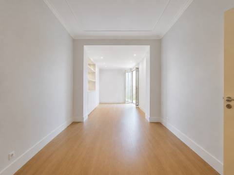 Apartamento T3 nas Avenidas Novas