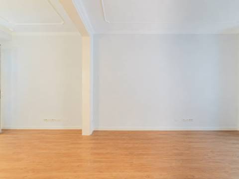 Apartamento T3 nas Avenidas Novas