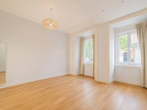 Apartamento T3 nas Avenidas Novas