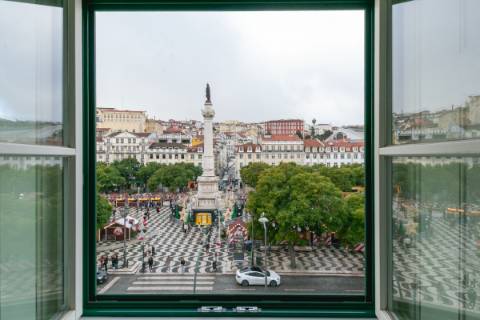 Sofisticado Apartamento T2 Novo no Rossio com Vista Privilegiada sobre Lisboa