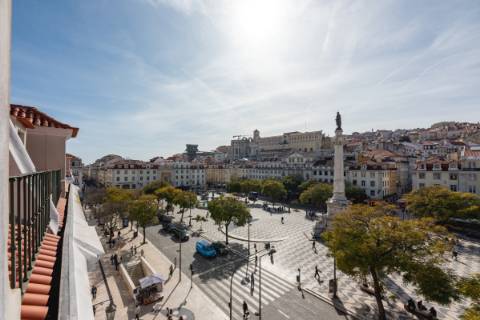 Exclusivo T2 de Luxo na Praça do Rossio - Vista Deslumbrante sobre a Lisboa Histórica