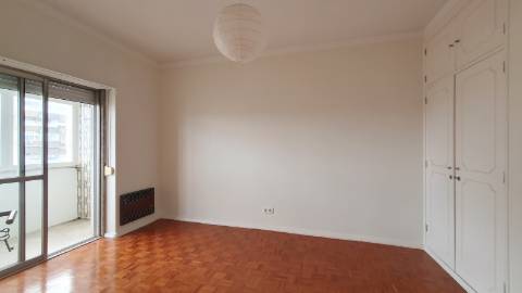 Apartamento T1 para arrendamento, no Lumiar, Lisboa.