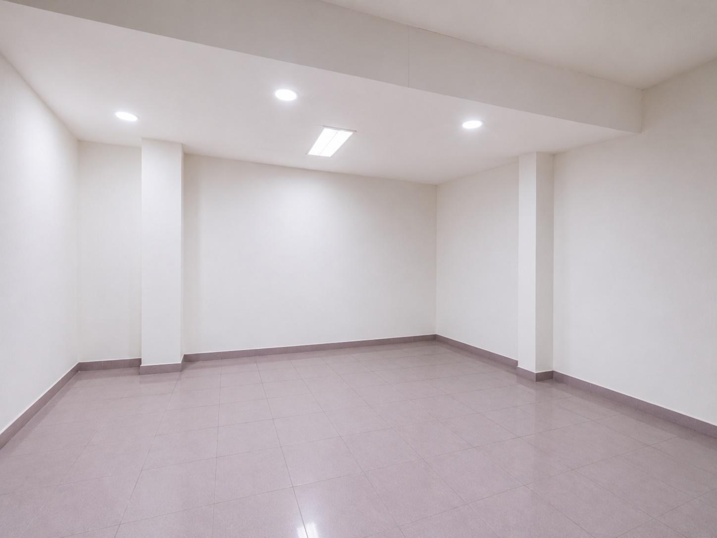 Loja ou Escritório em pleno Centro Comercial do Lumiar, perto do metro