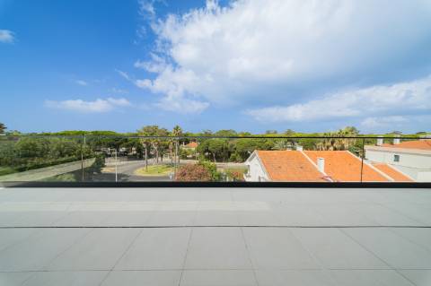 T4 com Piscina Privativa - A Sua Nova Vida Começa Aqui