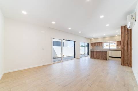 Moradia Exclusiva de Arquitetura Contemporânea, Conforto, Elegância e Localização de Excelência