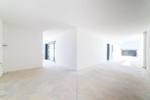 Moradia Exclusiva de Arquitetura Contemporânea, Conforto, Elegância e Localização de Excelência