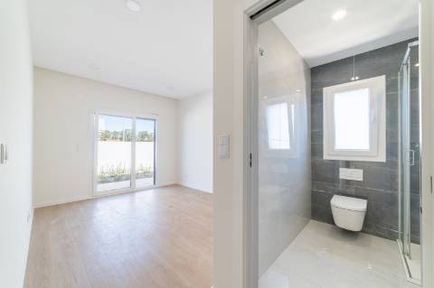Moradia Exclusiva de Arquitetura Contemporânea, Conforto, Elegância e Localização de Excelência