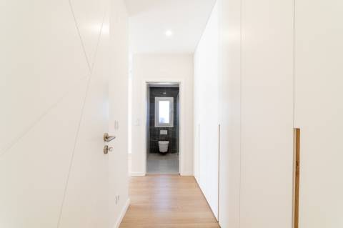 Moradia Exclusiva de Arquitetura Contemporânea, Conforto, Elegância e Localização de Excelência