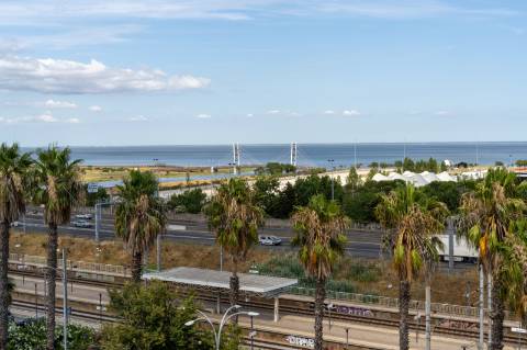 Exclusivo Apartamento T5 no Real Forte com Vista Panorâmica sobre o Rio Tejo