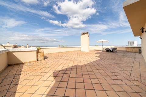 Exclusivo Apartamento T5 no Real Forte com Vista Panorâmica sobre o Rio Tejo