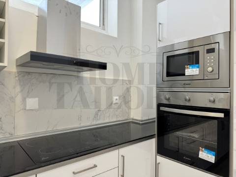 Loja Ampla Com Terraço No Barreiro