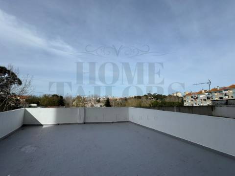 Loja Ampla Com Terraço No Barreiro