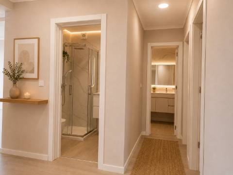 Apartamento T4 Totalmente Remodelado na Amora