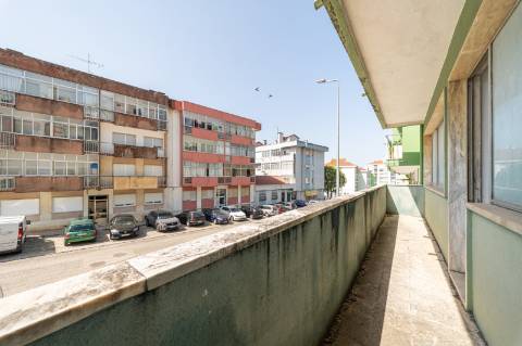 Loja Em Agualva Para Venda