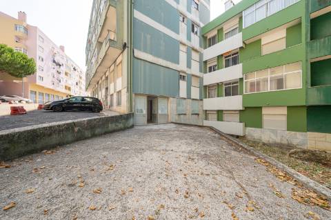 Loja Em Agualva Para Venda