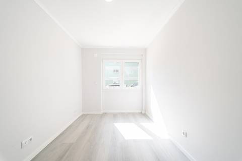 T2 Remodelado Em Benfica