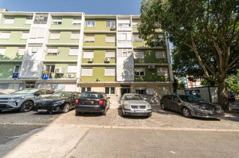T2 Remodelado Em Benfica