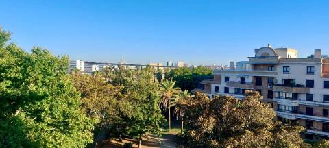 Exclusivo Apartamento T5 no Real Forte com Vista Panorâmica sobre o Rio Tejo