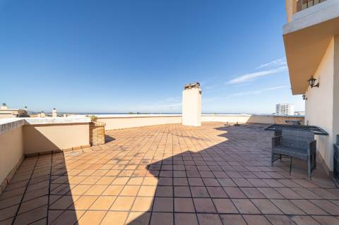 Exclusivo Apartamento T5 no Real Forte com Vista Panorâmica sobre o Rio Tejo