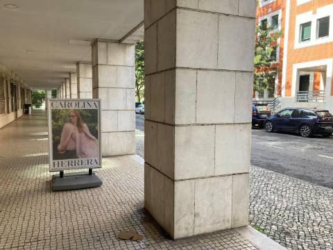 Arrendamento Loja localizada em zona Prime de Telheiras