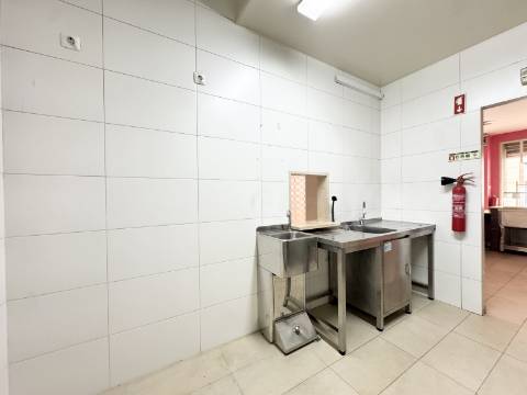 Arrendamento Loja localizada em zona Prime de Telheiras
