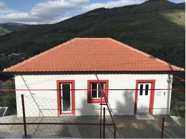 Moradia Encantadora a Minutos da Foz do Rio Távora: Vistas Fantásticas e Potencial de Ampliação