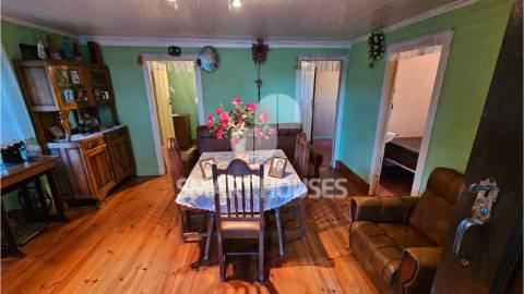 Moradia T3 na aldeia de Picadouro (Arganil) com...