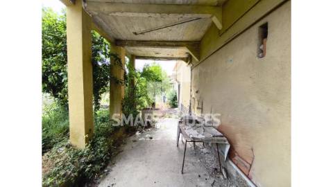 Moradia T4+1 com terreno no coração de São João...