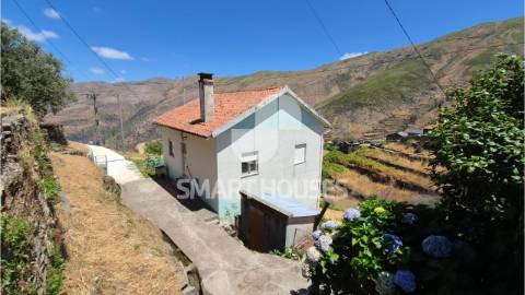 Moradia T4 no Soito da Ruiva (Pomares, Arganil)...