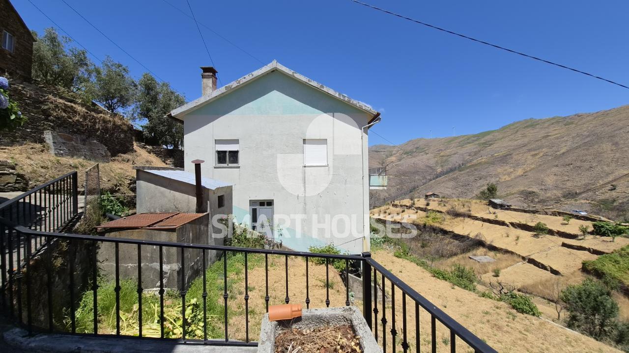 Moradia T4 no Soito da Ruiva (Pomares, Arganil)...