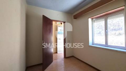 Moradia T4 no Soito da Ruiva (Pomares, Arganil)...