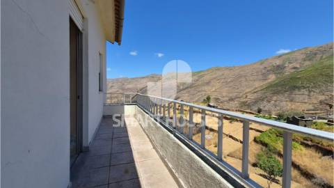 Moradia T4 no Soito da Ruiva (Pomares, Arganil)...