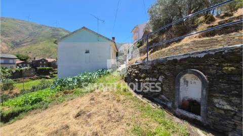 Moradia T4 no Soito da Ruiva (Pomares, Arganil)...