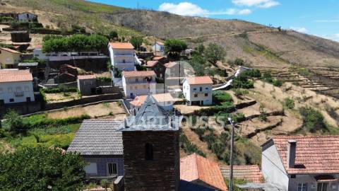 Moradia T4 no Soito da Ruiva (Pomares, Arganil)...