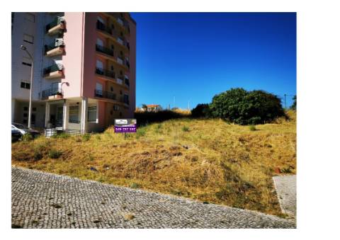 Terreno urbano com 493 m2 , destinado a construção.