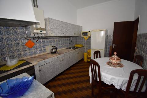Apartamento T2, 2º andar a cerca de 12 minutos da estação de comboios no Entroncamento